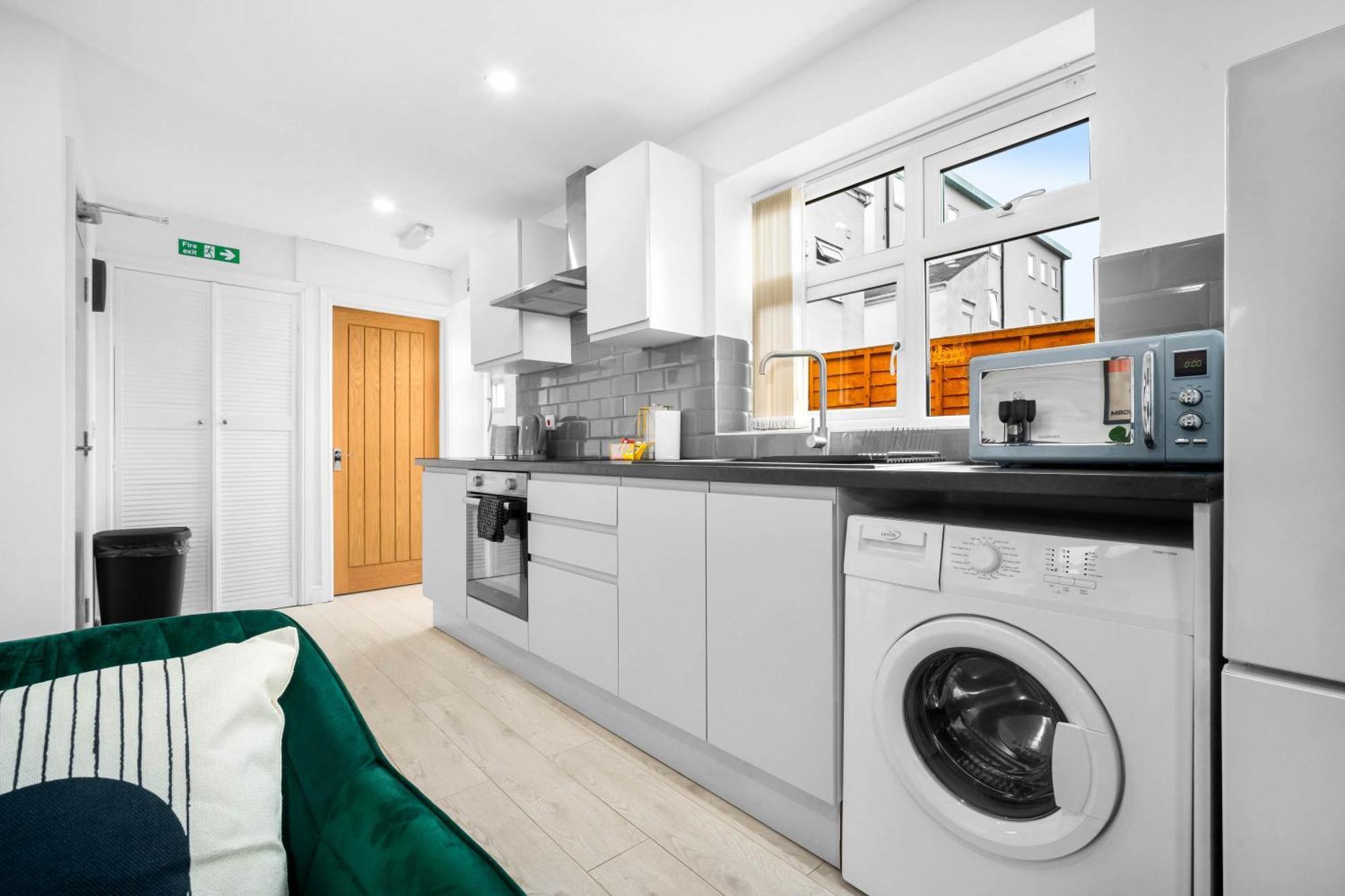 Luxury 3 Bedroom Apartment - Terrace - Near City Centre - Wifi - Smart Tv 1Mr Birmingham Luaran gambar